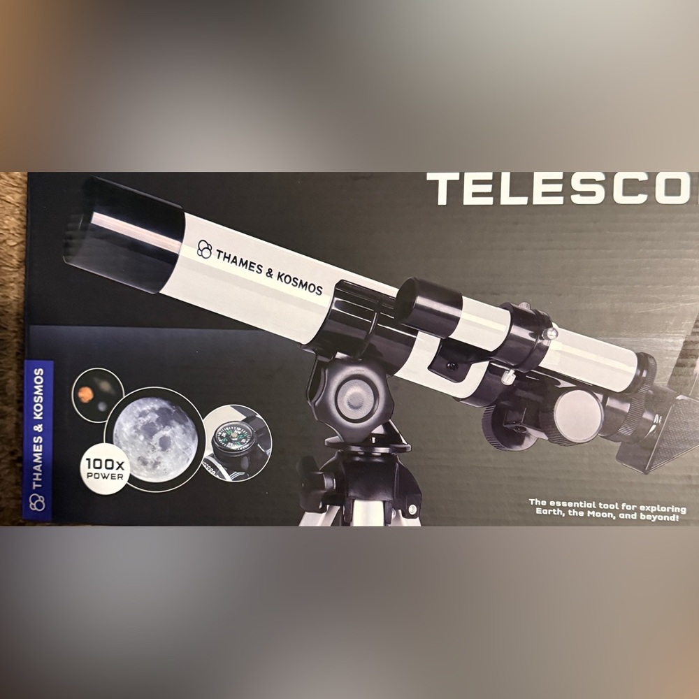 Thames & Kosmos Black and White Telescope